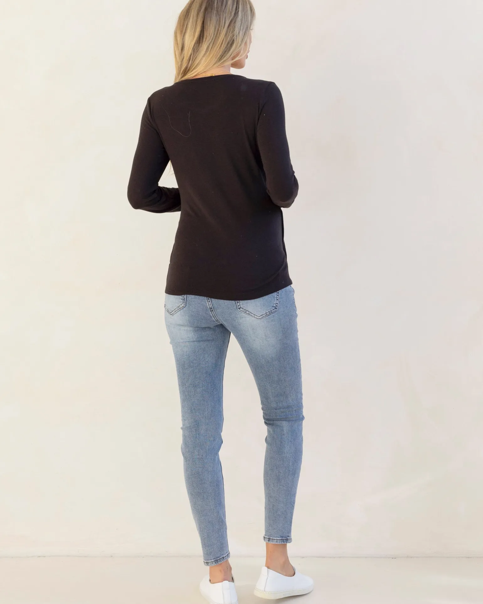 Annie Maternity/ Nursing Soft Nursing Top In Black