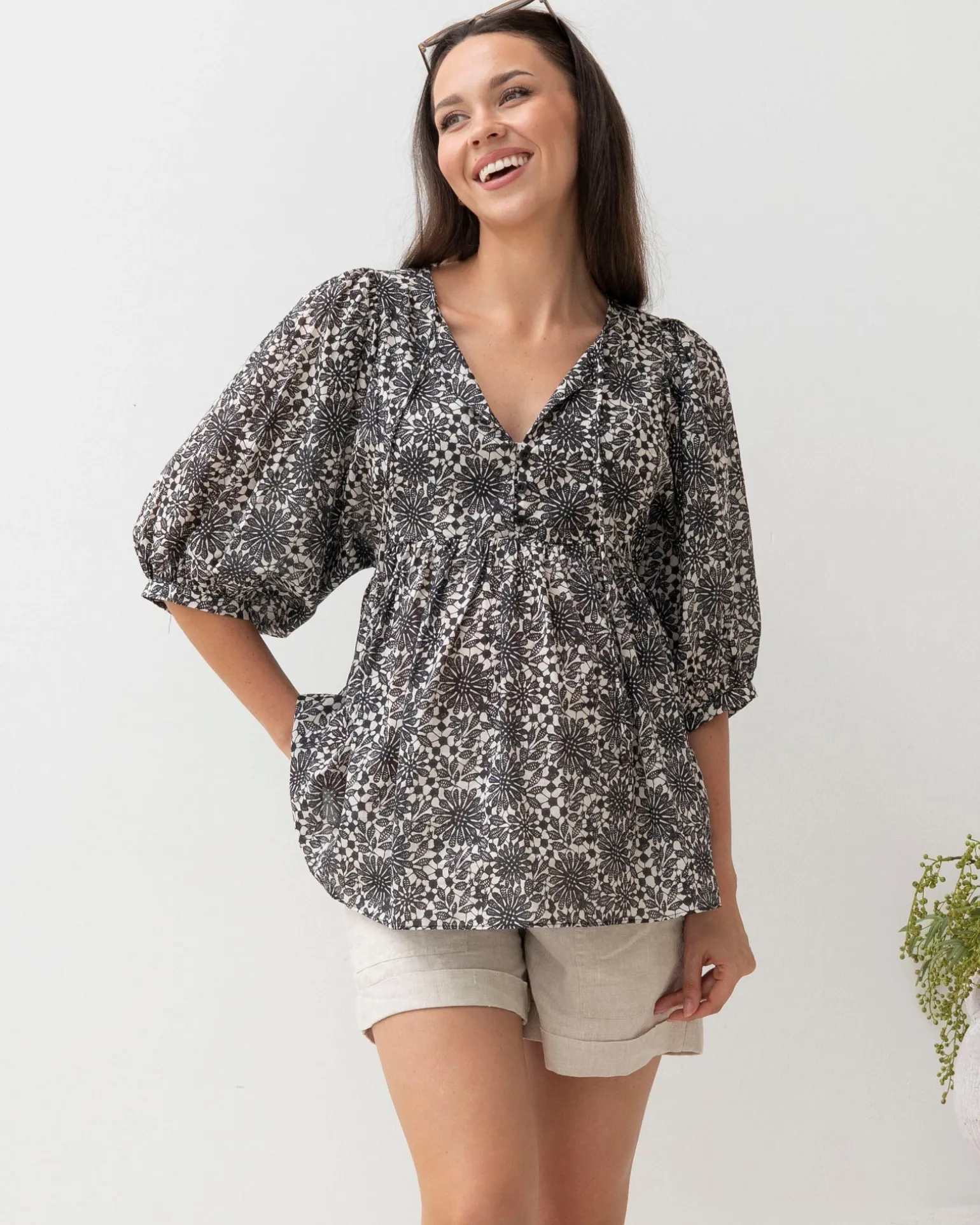 Black Daisy Print Cotton Tunic Top