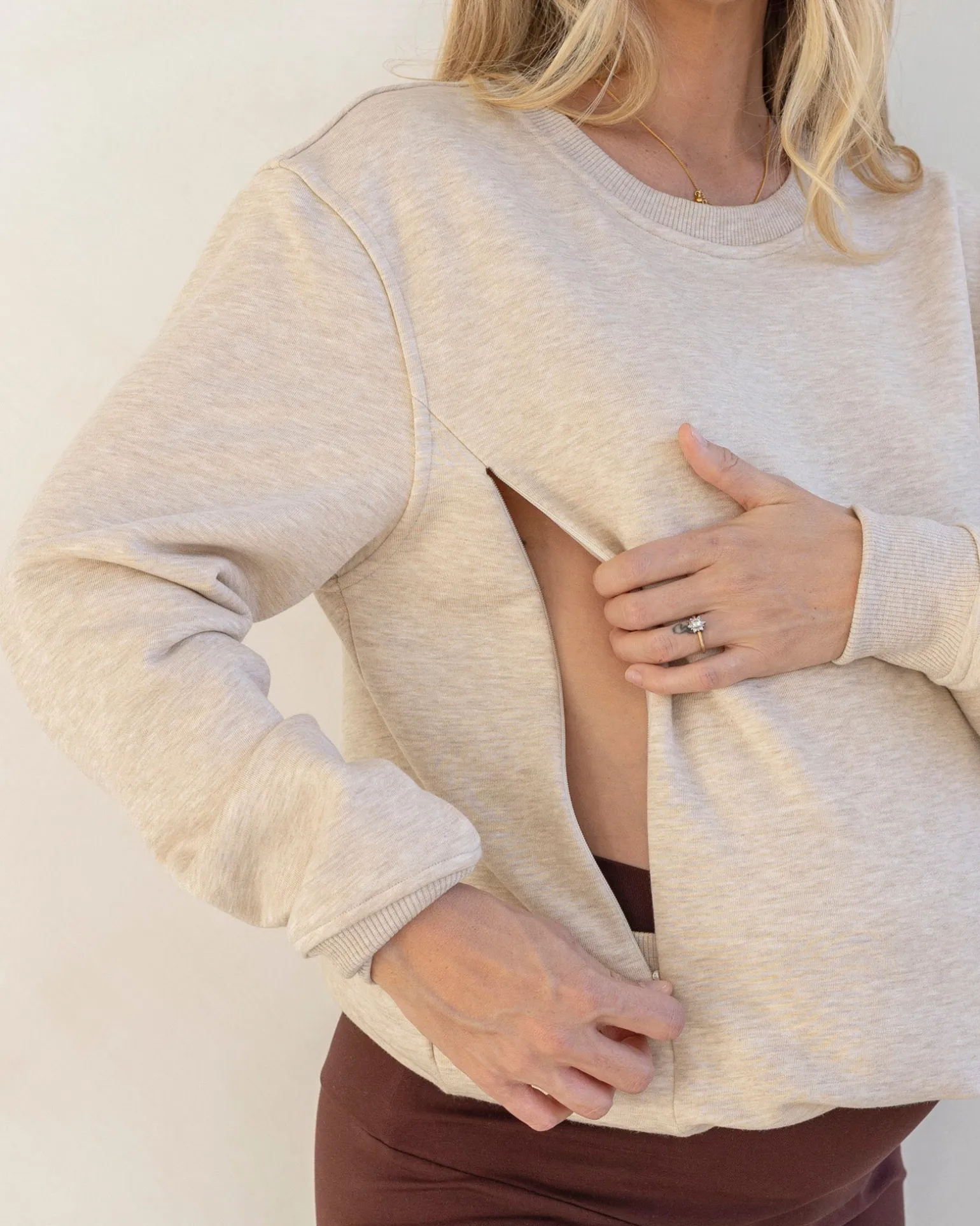 Harper Maternity/Nursing Sweatshirt with Zipper in Apricot