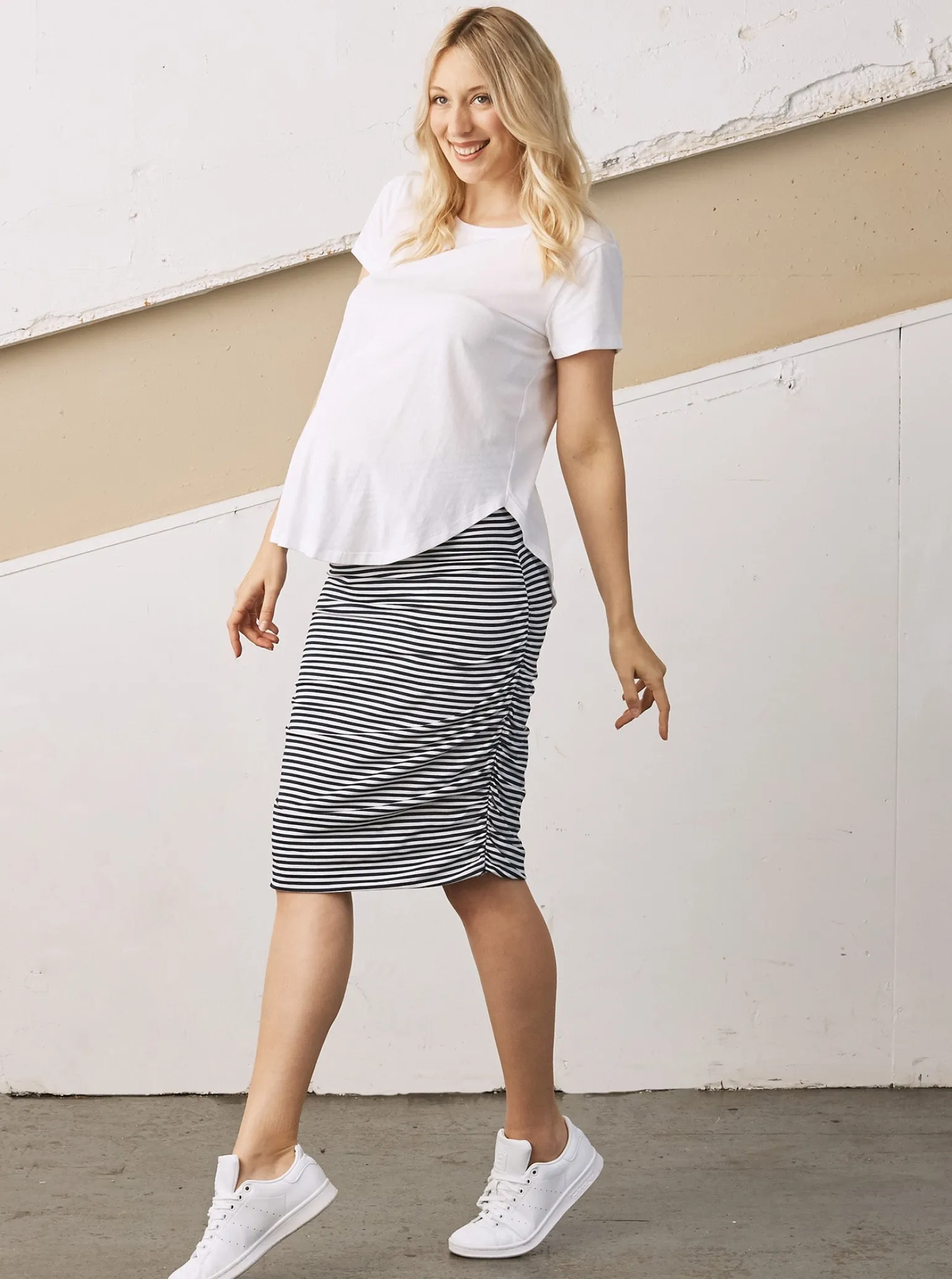 Maternity Fitted Skirt in Navy stripes
