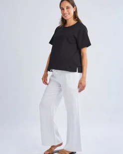 Versatile and Comfortable Maternity Cotton Tee in Black